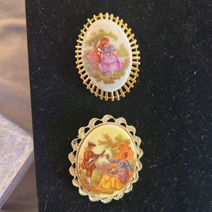 2 vintage brooches